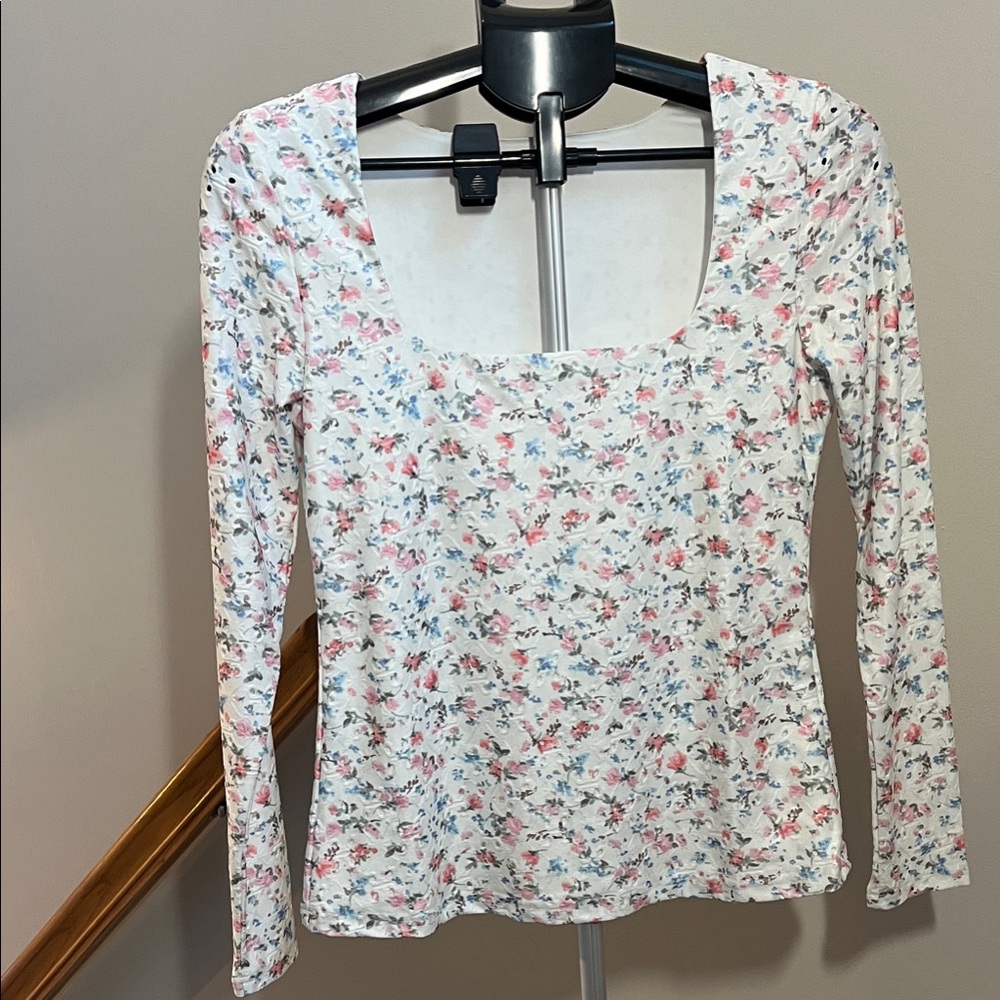 Chic Floral Long Sleeve Top - Size Medium
